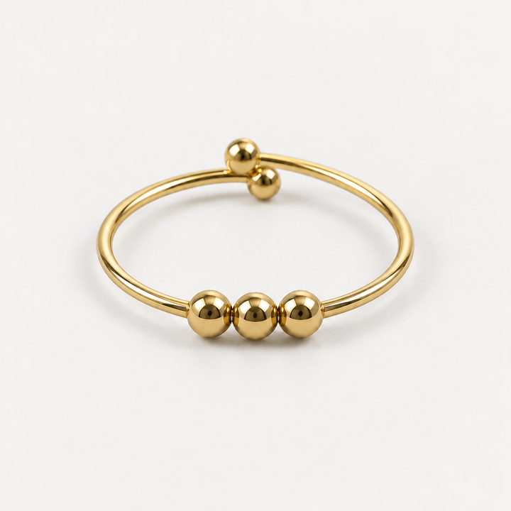 Modelo 9 — anillo dorado ajustable