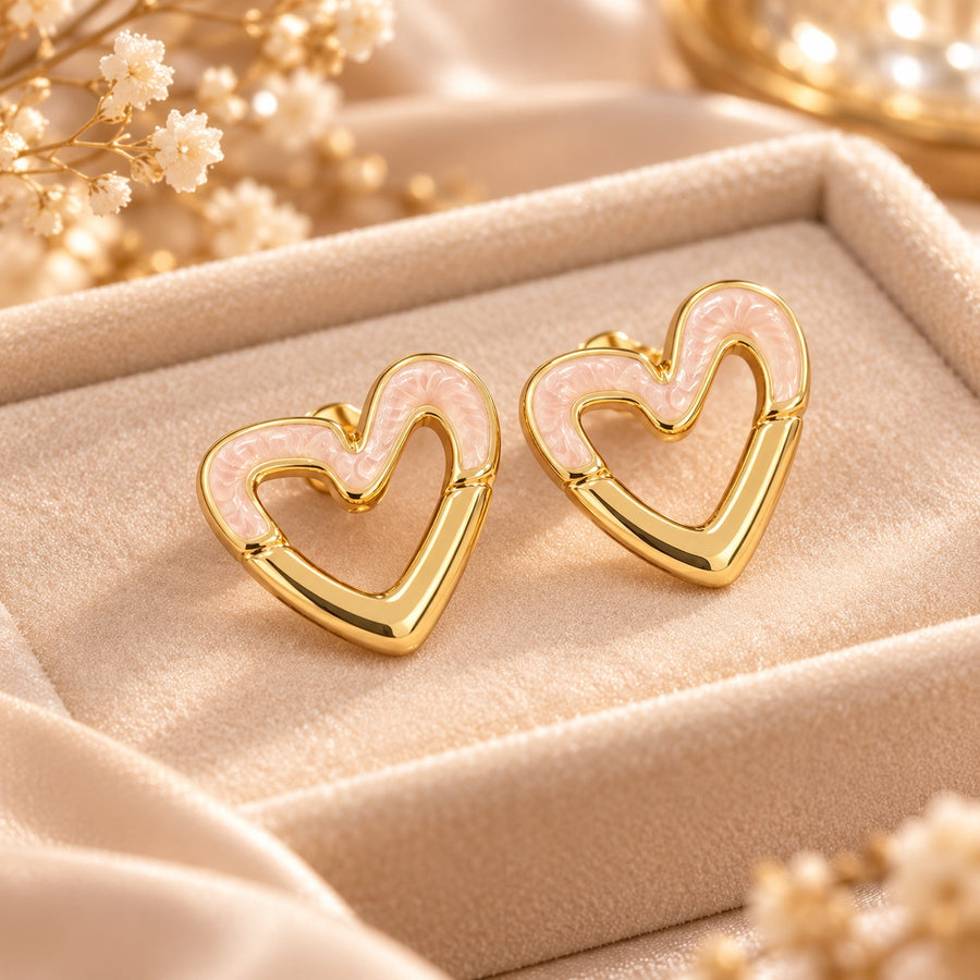 Pendientes corazón dorados con detalle rosa nacarado – Acero inoxidable